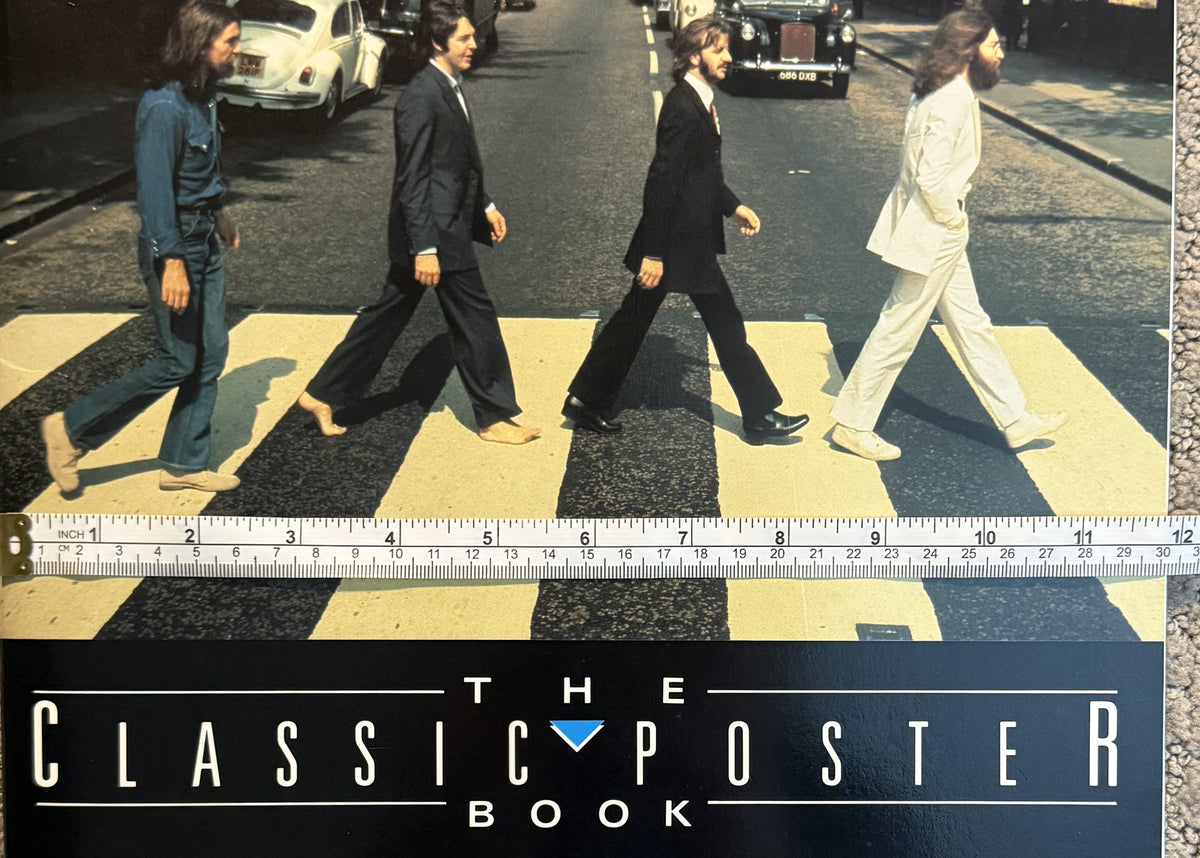 Beatles Memorabilia/collectors items: 1960s postcards, 1965 diary, poster book, reproduction postcards
