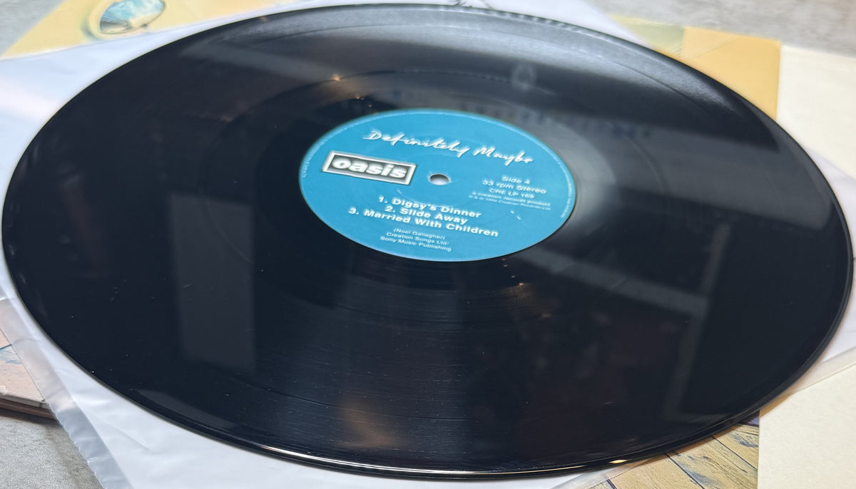 GRAIL Oasis - Definitely Maybe 1994 1st UK Press "Damont" Strong VG+/VG+