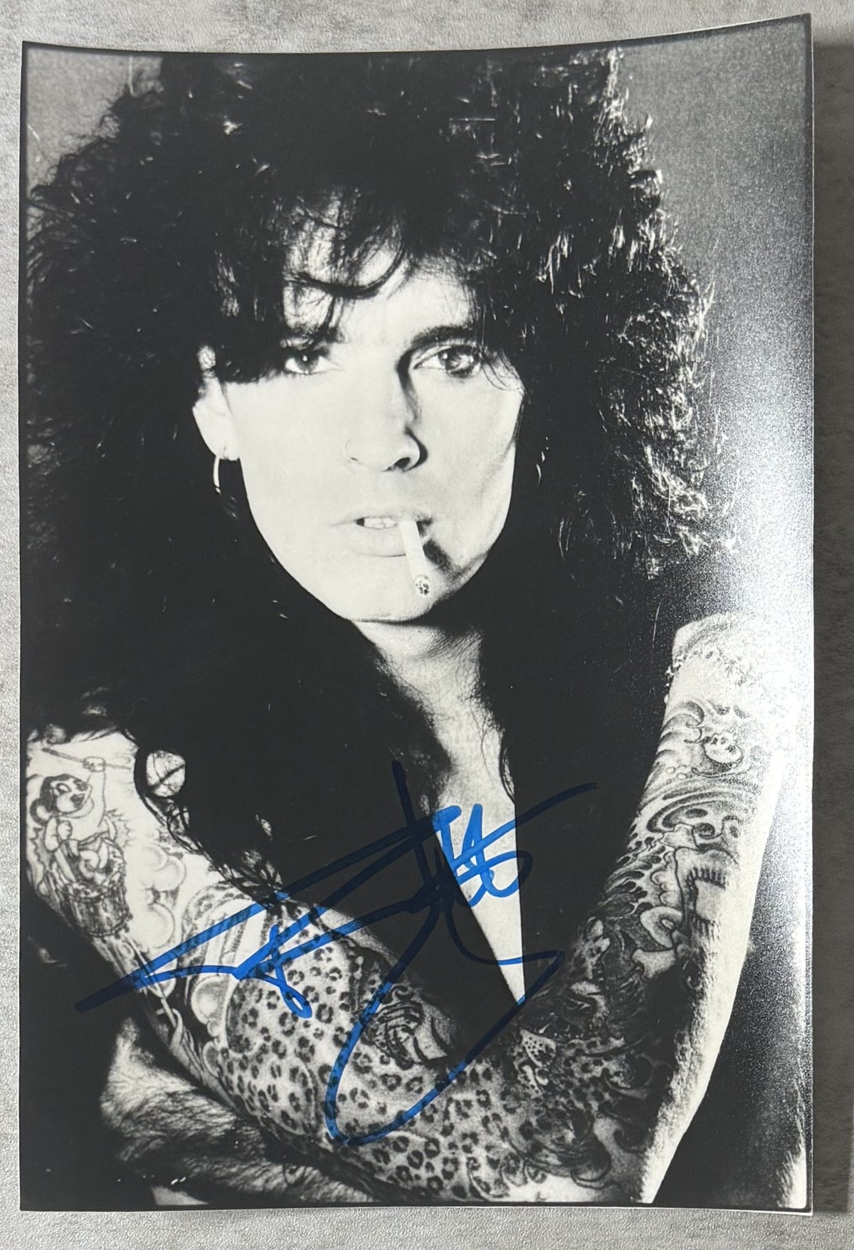 Tommy Lee (Motley Crue) - Autographed Picture 6"x8"