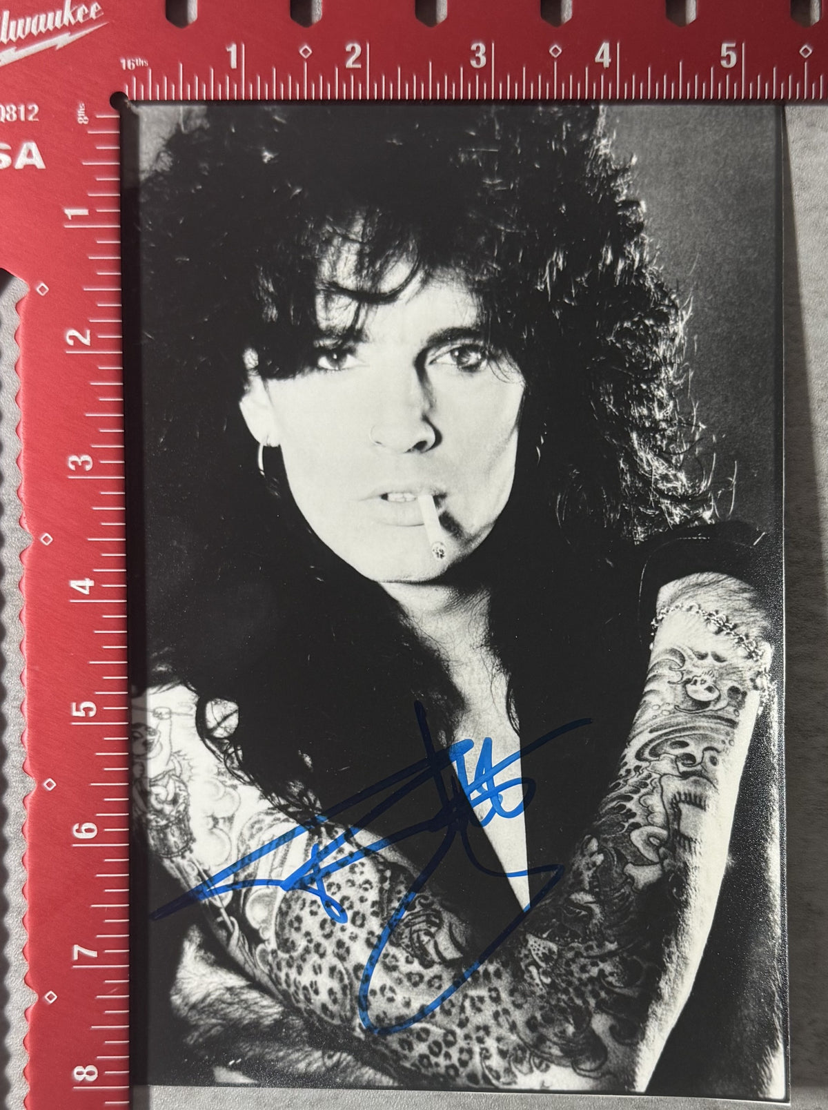 Tommy Lee (Motley Crue) - Autographed Picture 6"x8"